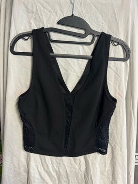 Dynamite Black Lace-Trim V-Neck Crop Top